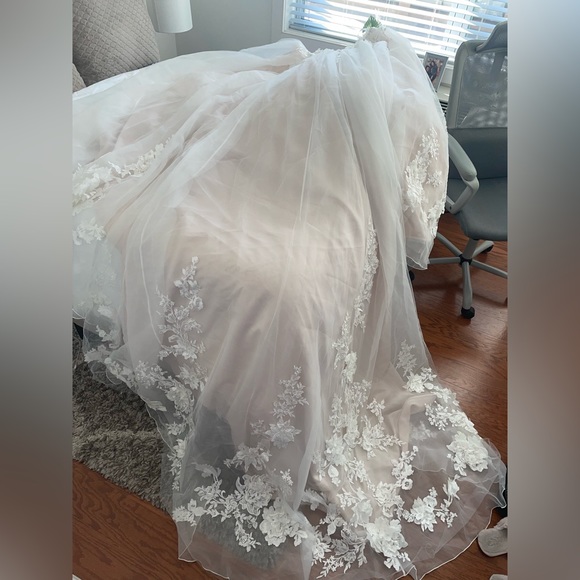 ELYSEE Detachable Bridal Overskirt - Picture 4 of 6